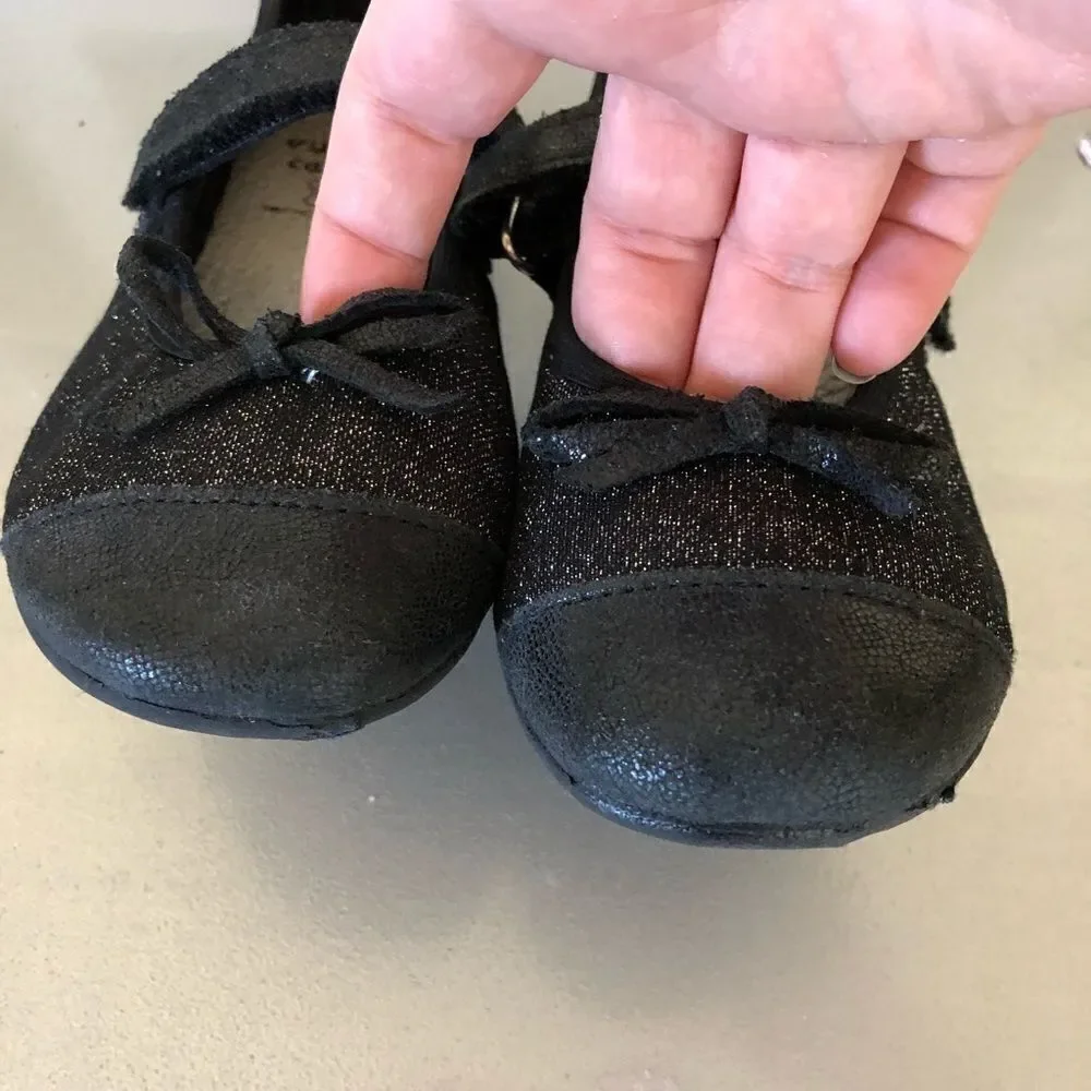 Girls’ Glitter Mary Janes (EUC)‎